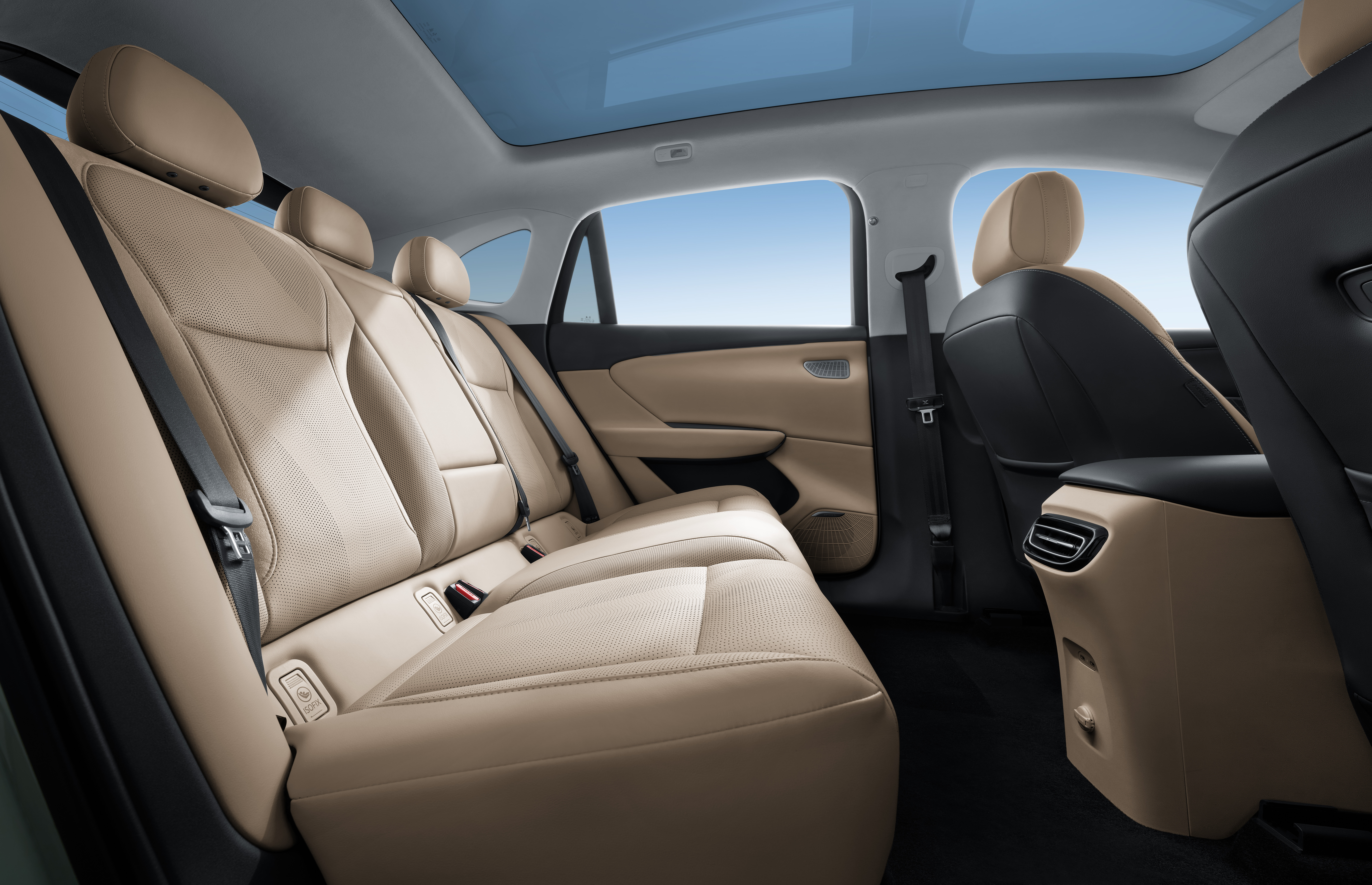 rear-seat1-6a197c880cdcf253927566.jpg